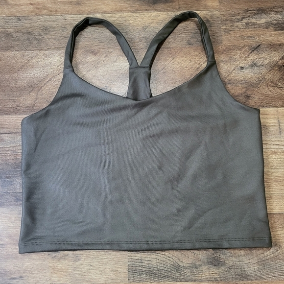 Abercrombie Sheen V-Neck Racerback Crop Tank Size Medium - Picture 2 of 7